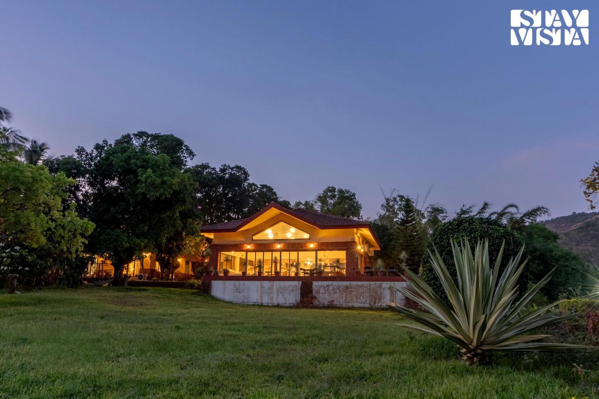Stayvista At Three Shores With Lake View & Alfresco Dining Khamshet Bagian luar foto