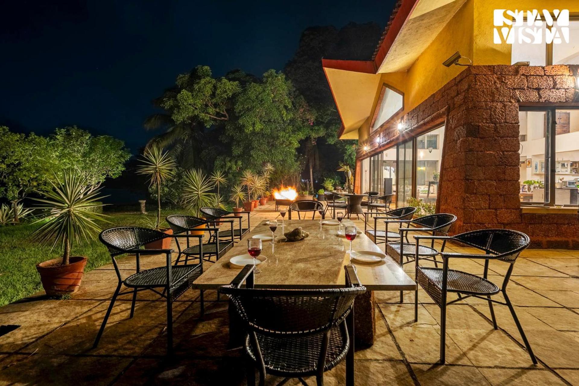 Stayvista At Three Shores With Lake View & Alfresco Dining Khamshet Bagian luar foto